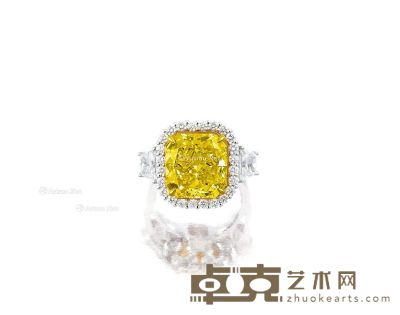 8.39克拉矩形浓彩黄色VVS1净度钻石 配钻石戒指 