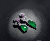 “春意黯然”天然缅甸翡翠配钻石及粉色蓝宝石耳环 （一对）