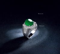 天然缅甸翡翠配钻石戒指