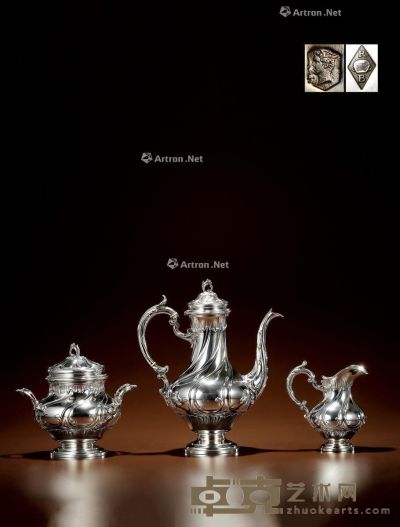 1890年制 纯银高浮雕咖啡茶具 （三件套） 咖啡壶高28.5cm；宽24.5cm；糖罐高18.5cm；宽19.8cm；