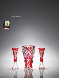 19世纪制 圣朗博红色水晶花瓶套组