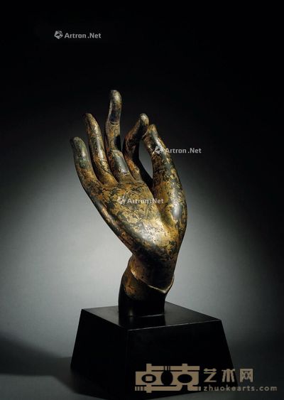 明 铜鎏金大佛手 带座高:67cm;佛手长:49cm