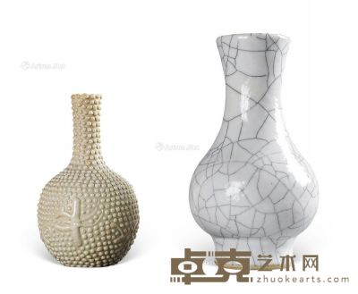 民国 珍珠地白釉天球瓶 哥釉瓶 高13cm；17cm