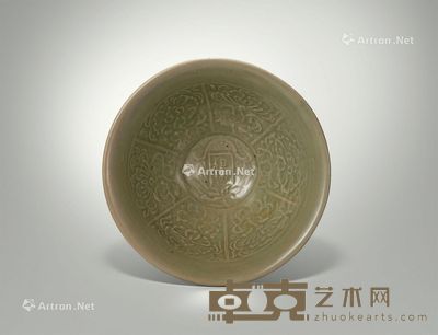 元 临汝窑青釉模印花卉纹碗 直径21.5cm