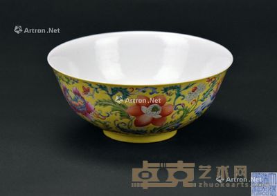 清 黄地粉彩缠枝纹碗 18.3cm