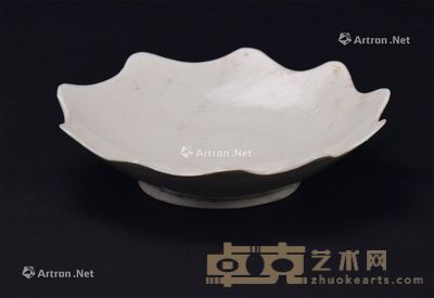 寮 定窑瓣形洗 直径17.5cm