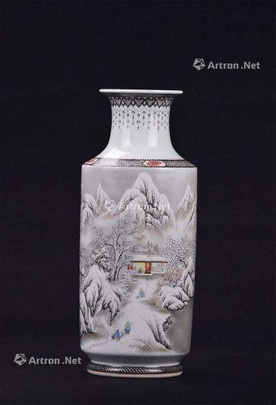 粉彩雪景瓷瓶