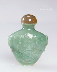 清 东陵玉雕狩纹鼻烟壶