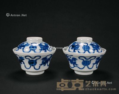 清 青花端狮戏球盖杯 (一对) 高10cm