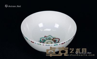 斗彩如意纹小杯 直径9.2cm