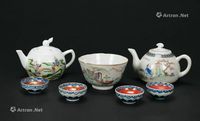 粉彩小茶壶两个及四小茶杯和一小碗 （共7件瓷器一组）