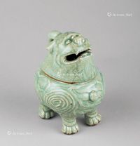 明代(1368～1644) 龙泉窑瑞兽香熏