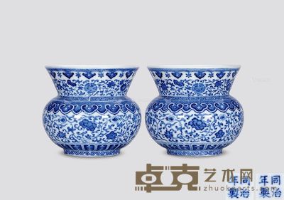 清同治 青花缠枝莲纹渣斗 （一对） 高9cm