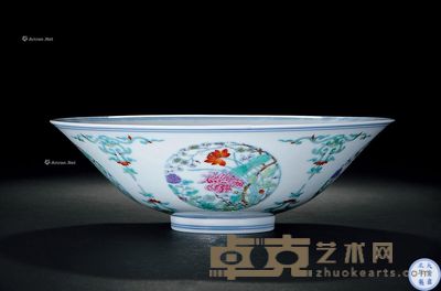 清雍正 斗彩四季团花纹斗笠碗 直径22.3cm