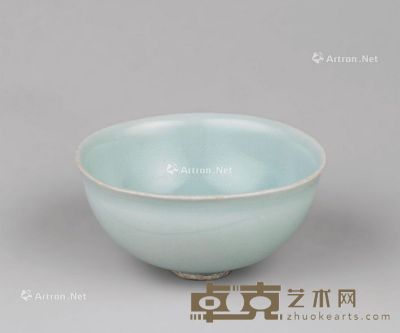 南宋(1127-1279) 龙泉窑茶杯 直径8.5cm；高4.3cm