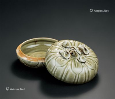 宋代(960-1279) 越窑藤把手香盒
