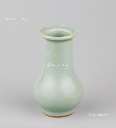 宋代(960-1279) 龙泉窑青瓷小瓶