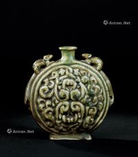 元代(1279-1368) 青瓷栗鼠双耳扁壶