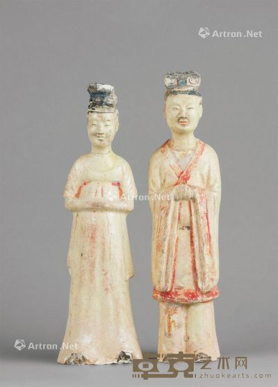 隋代(581-618) 黄釉加彩文官 女俑 （一对） 文官高21.5cm；女俑高21cm