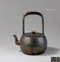 清代(1644-1911) 锡制提梁壶