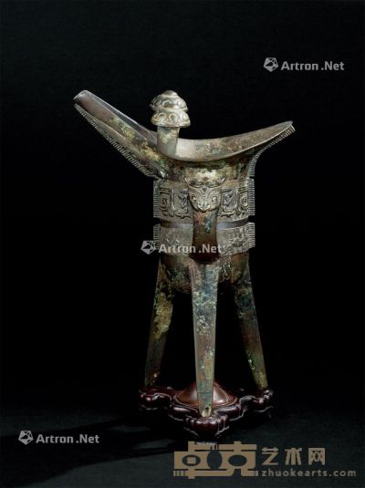 周代(B.C.1100-256) 青铜爵杯 高27.7cm