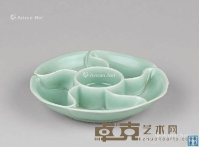 清乾隆(1736-1795) 豆青釉调色盘 直径13cm；高3.2cm