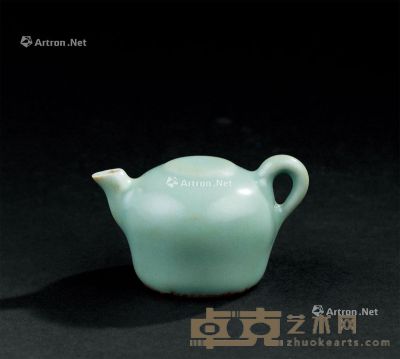 宋代(960-1279) 青瓷小水滴 长7cm；高3.5cm