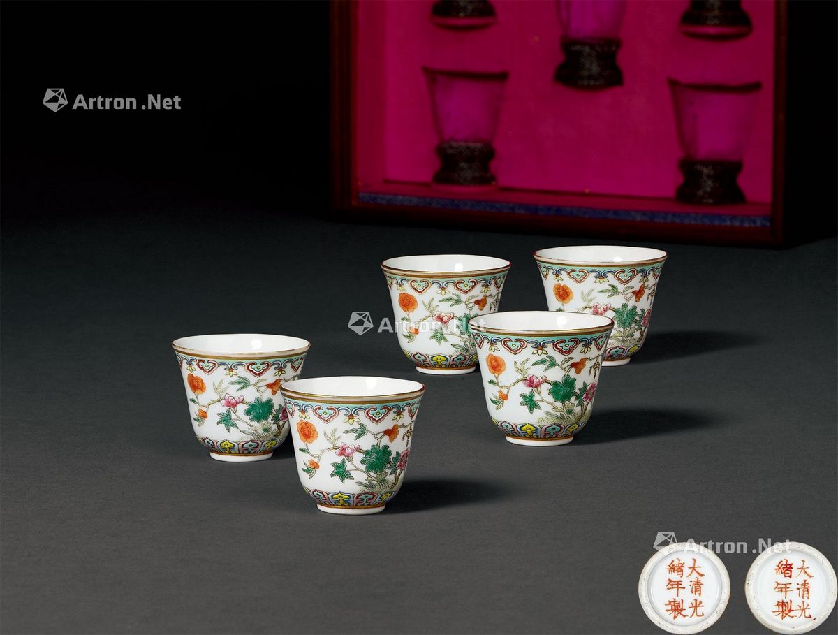 清光绪 粉彩富贵万年图杯 (一组五只) 直径5.8cm×5