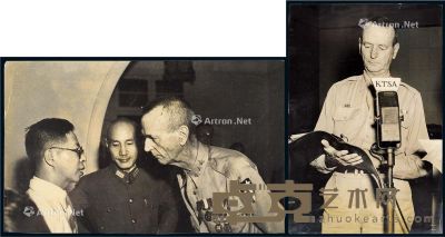 P 1940年代美国陆军中将乔纳森·温莱特在美国德克萨斯州圣安东尼奥发表讲话黑白照片、1945年9月7日62岁的乔纳森·温莱特将军赴重庆与蒋介石会面黑白照片（自左至右：国民党中央宣传部长吴国桢、蒋介石 --