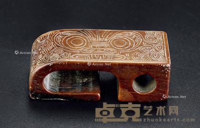 良渚 神面纹剑饰 长6.2cm；宽2.6cm；厚2.2cm