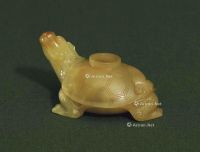 18TH/19TH CENTURY A YELLOW JADE TURTLE FORM WATER DROPPER