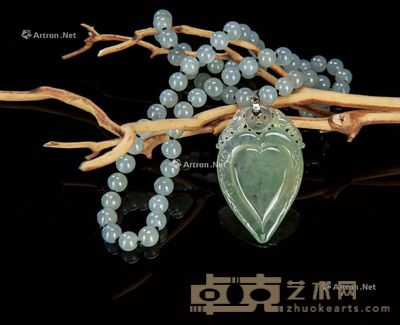 冰种翡翠珠链配桃心吊坠 Beads：0.8cm；Pendant：0.6x3.6x0.5cm
