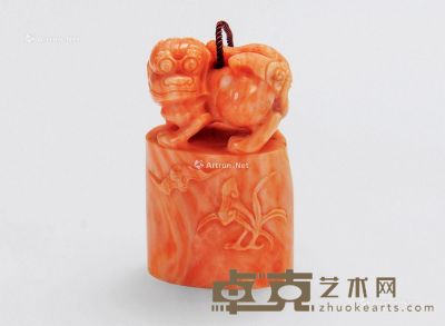 清 珊瑚雕瑞狮印章 4.8×3.0×2.3cm