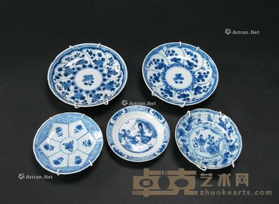 清 青花碟 (五件一组) 直径10-14cm