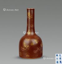 清 酱釉描金皮球花摇铃尊