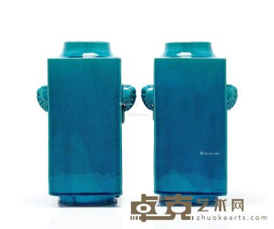 清中期 孔雀蓝釉象耳琮式瓶 （一对） 高39.8cm