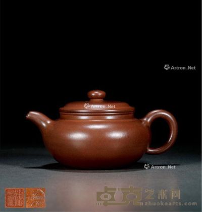 当代 顾景舟制、宜兴汤渡陶业生产合作社出品款紫泥小仿古壶 7×13.6cm