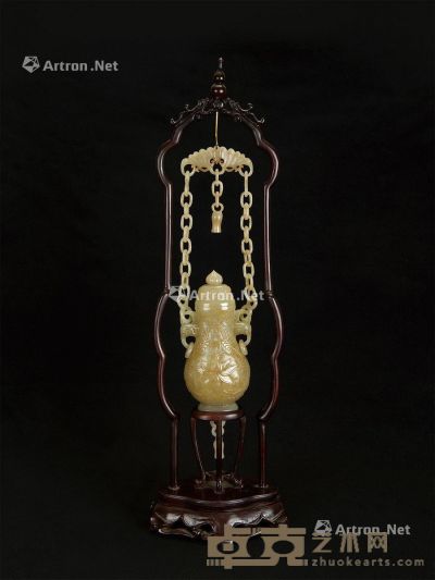 玉吊瓶（带木架） 高34cm