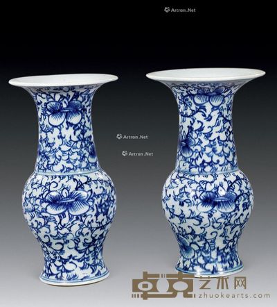 清代 青花缠枝花卉纹花觚 (一对) 高24cm
