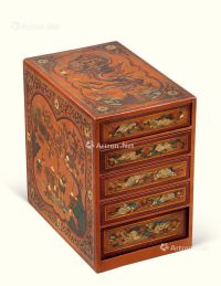 明代（1368-1644年） 朱漆存星龙纹双通五层屉盒