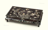 清代（1644-1911年） 黑漆嵌螺钿花蝶纹长方花台