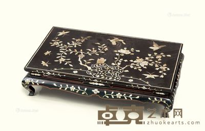 清代（1644-1911年） 黑漆嵌螺钿花蝶纹长方花台 长52.5cm；宽34cm；高12cm
