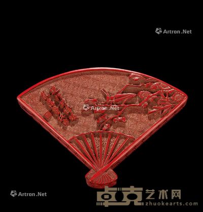 明代（1368-1644年） 剔红花卉草虫诗文扇形香盒 宽10.2cm；高7.3cm