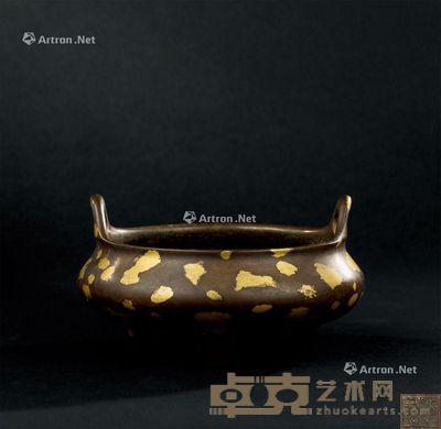 清代(1644-1911年) 铜洒金桥耳三足香炉 宽15.8cm;高8.8cm