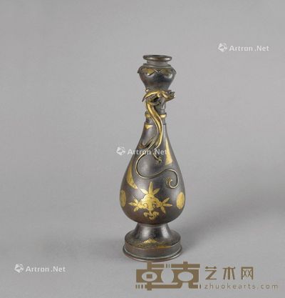 清代（1644-1911年） 铜鎏金盘龙蒜头瓶 高20.8cm