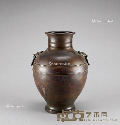 明代（1368-1644年） 铜弦纹双铺兽耳瓶 高31.7cm