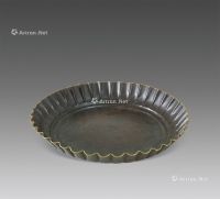 宋代-元代（960-1368年） 铁包铜菊瓣盘