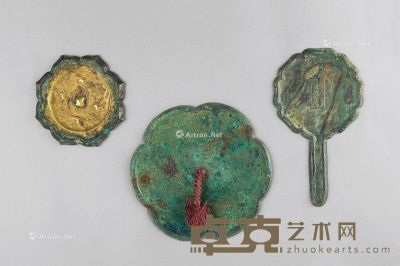 宋代（960-1279年） 铜六瓣镜 铜执镜 鎏金四凤花卉纹铜镜 （三件一组） 尺寸不一