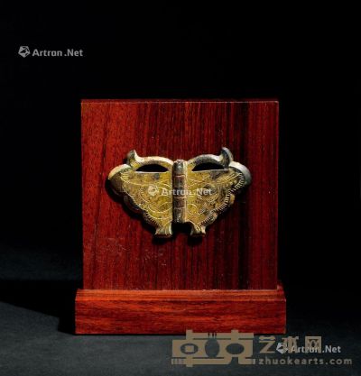 唐代（618-907年） 铜鎏金蝶形合页 长6cm；宽4cm