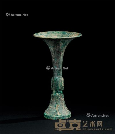 西周（约B.C.1100-771年） 青铜回纹花觚 高28cm